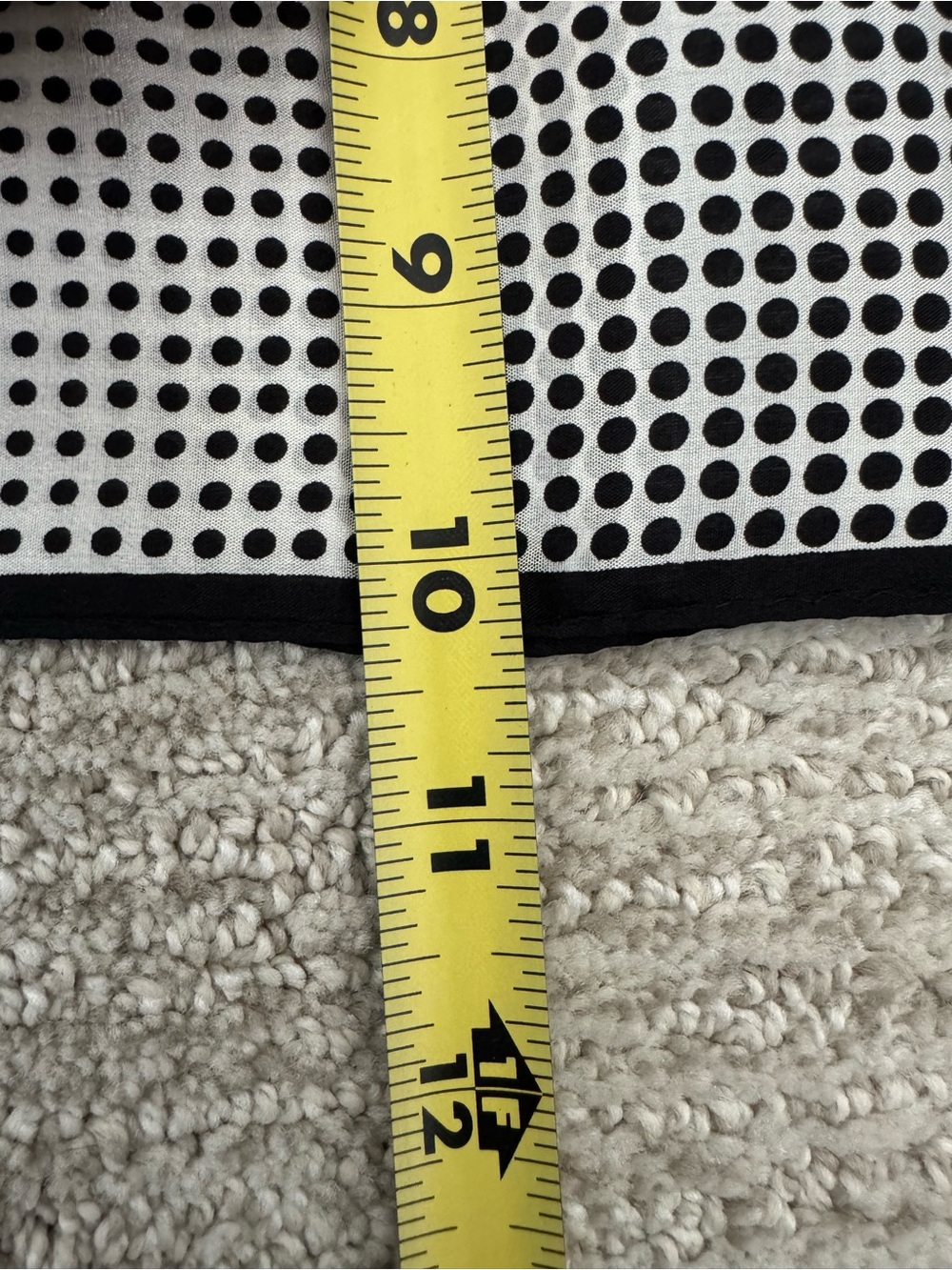 OSCAR DE LA RENTA 100% SILK SCARF 10x51” WOMEN Black White Polka Dot - Picture 5 of 5